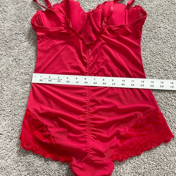 Vintage red lingerie - Picture 5 of 5